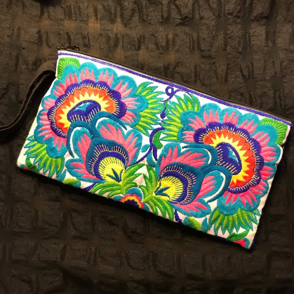 Tropical Embroidered Wrislet NWOT